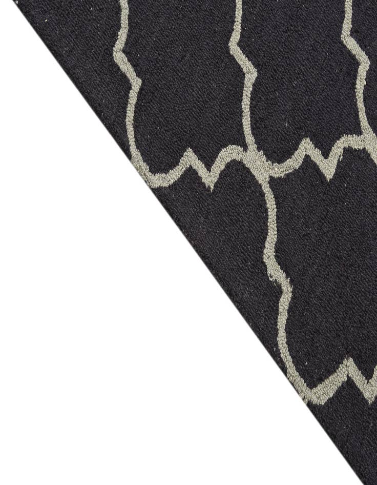 Detail image of  5' x 7' 11 Agra Rug