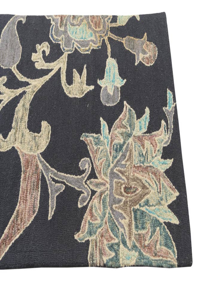 Detail image of  3' x 5' Agra Rug