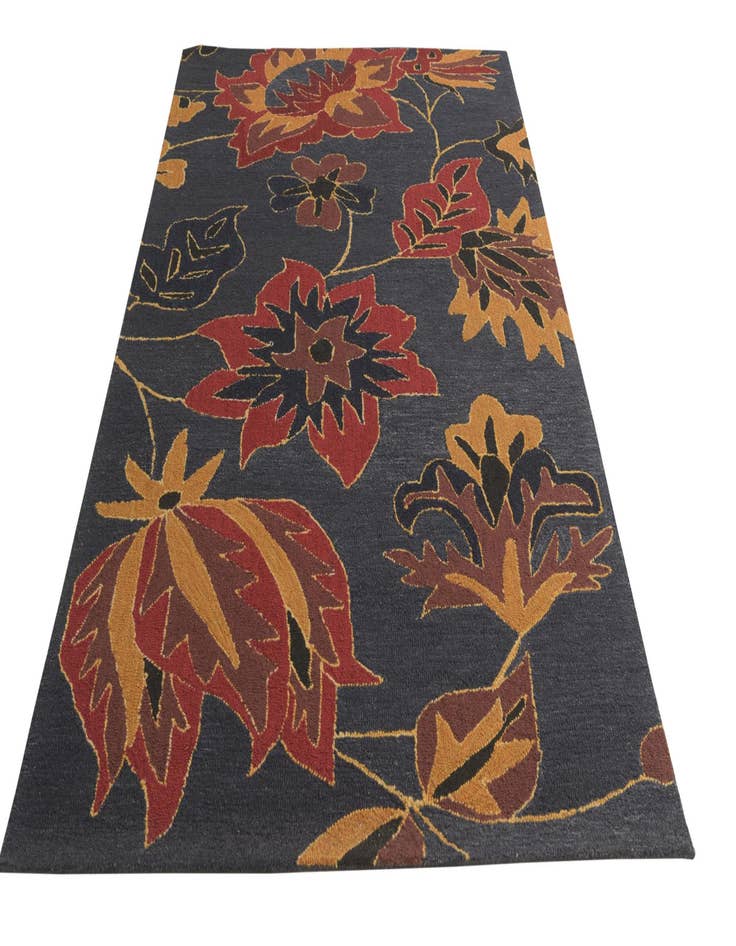 Detail image of  5' 2 x 8' Agra Wool Rug