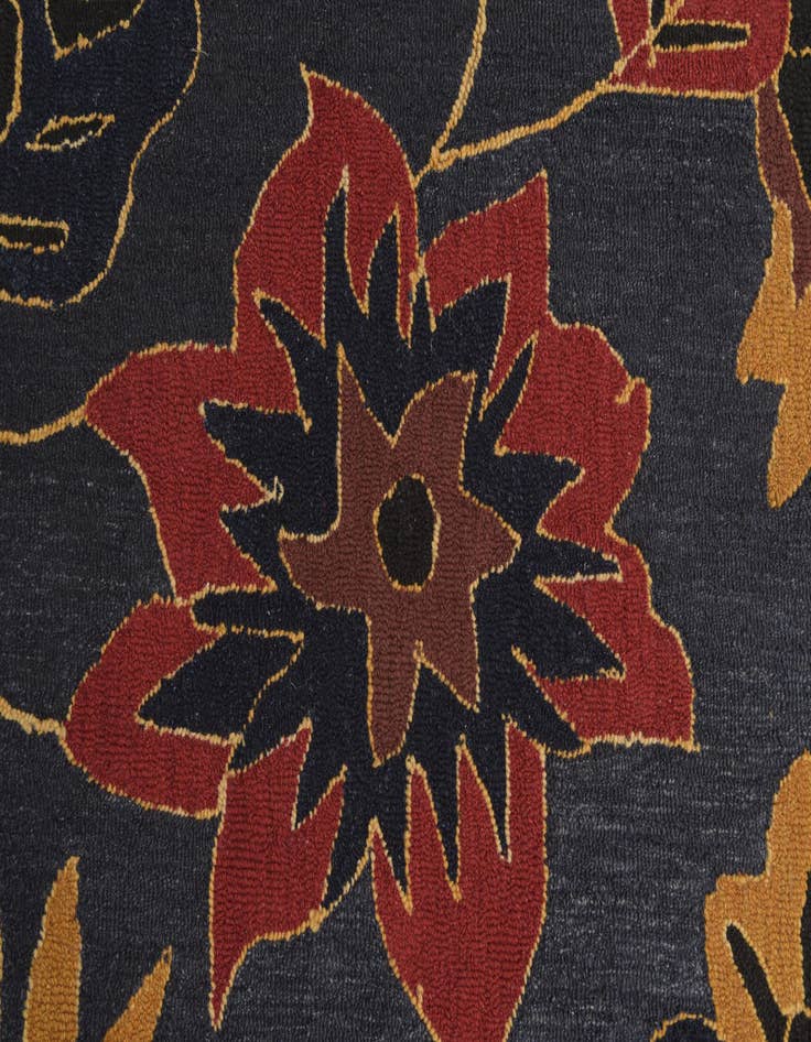 Detail image of  5' 2 x 8' Agra Wool Rug