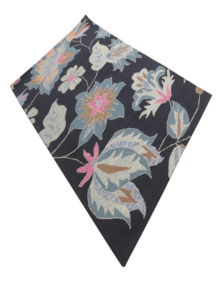 Detail image of  5' 1 x 8' Agra Wool Rug