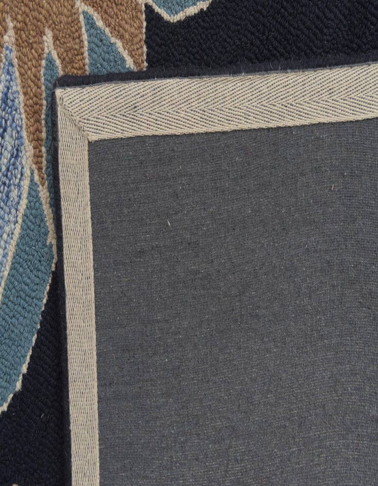Detail image of  5' 1 x 8' Agra Wool Rug