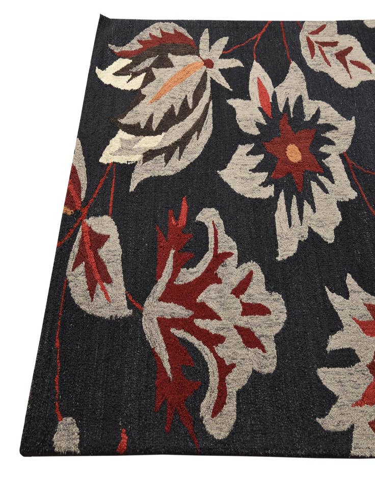 Detail image of  5' 1 x 8' Agra Wool Rug