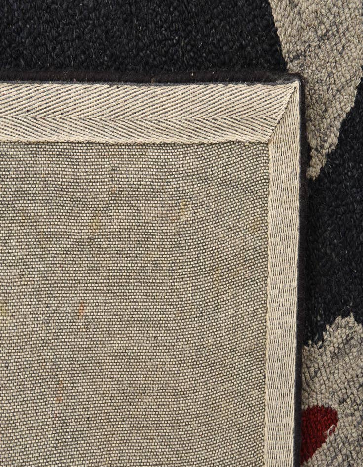 Detail image of  5' 1 x 8' Agra Wool Rug