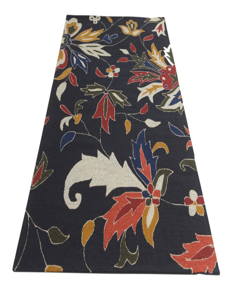 Detail image of  5' x 8' Agra Wool Rug