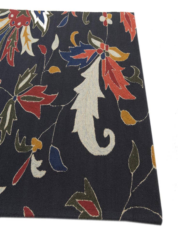 Detail image of  5' x 8' Agra Wool Rug