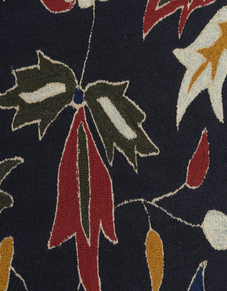 Detail image of  5' x 8' Agra Wool Rug