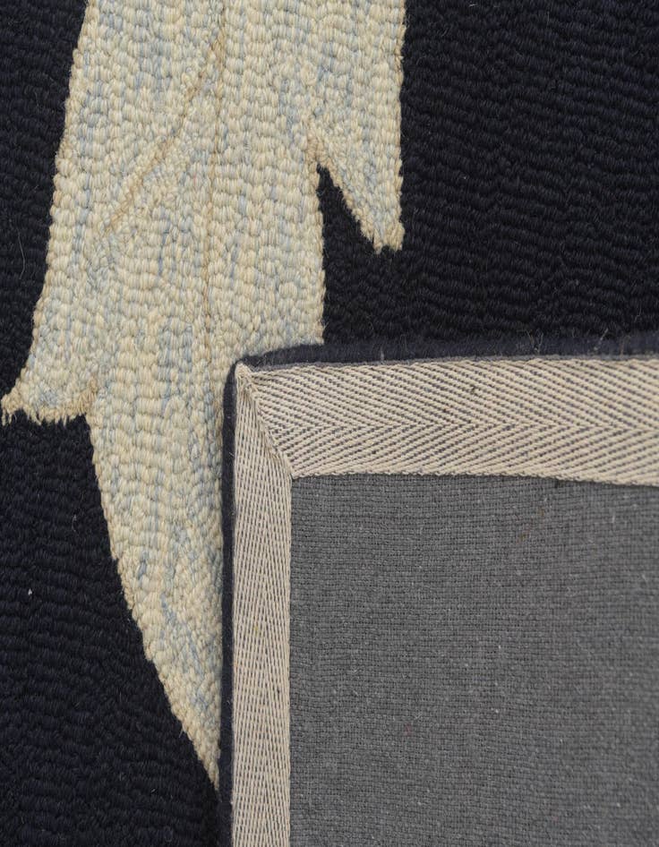 Detail image of  5' x 8' Agra Wool Rug