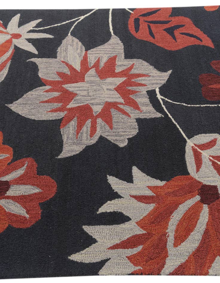 Detail image of  5' 1 x 8' Agra Wool Rug