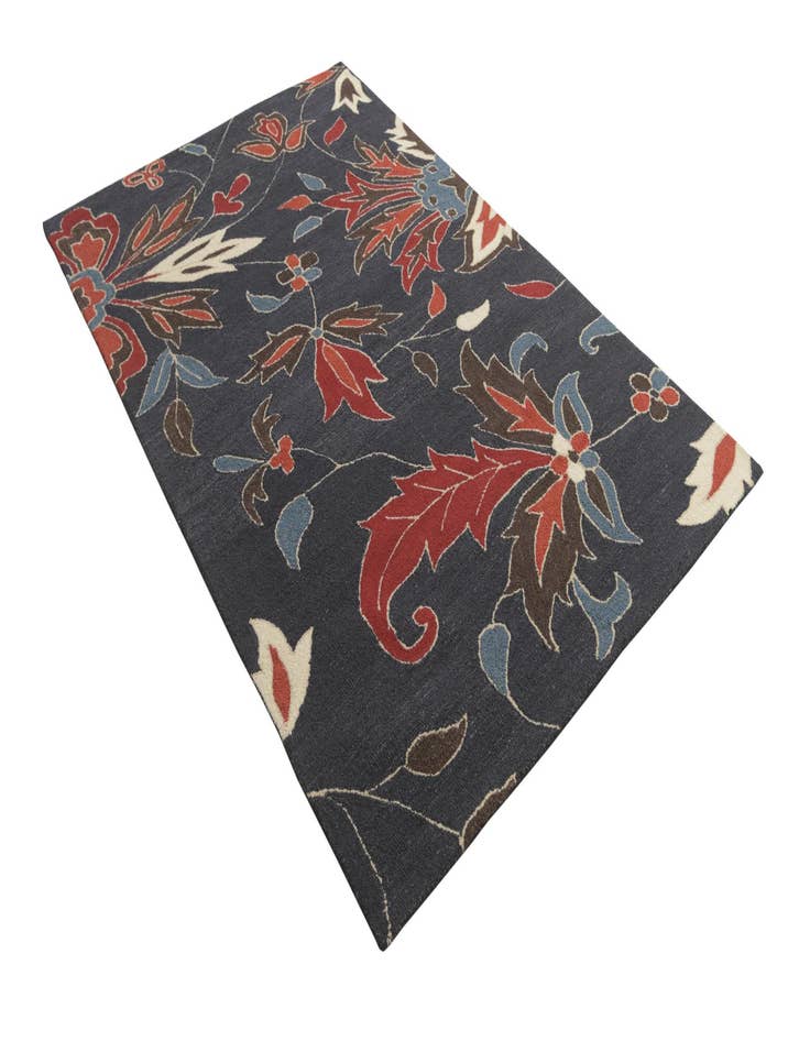 Detail image of  5' 1 x 8' Agra Wool Rug