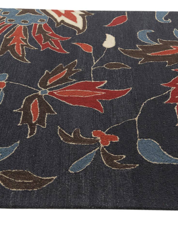 Detail image of  5' 1 x 8' Agra Wool Rug