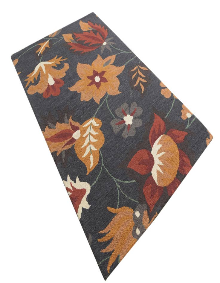 Detail image of  5' x 8' Agra Wool Rug