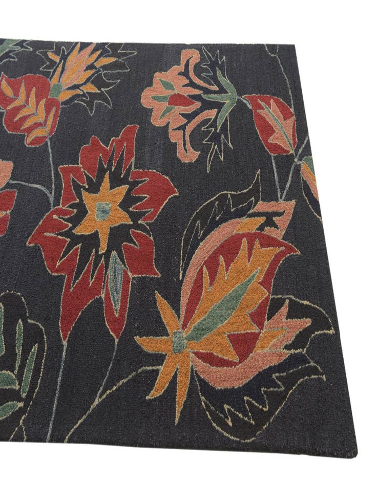 Detail image of  5' 1 x 8' Agra Wool Rug