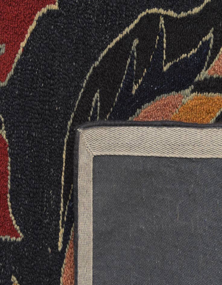 Detail image of  5' 1 x 8' Agra Wool Rug