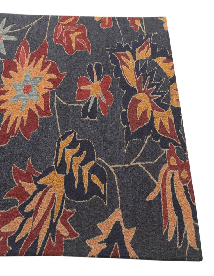 Detail image of  5' x 8' Agra Wool Rug