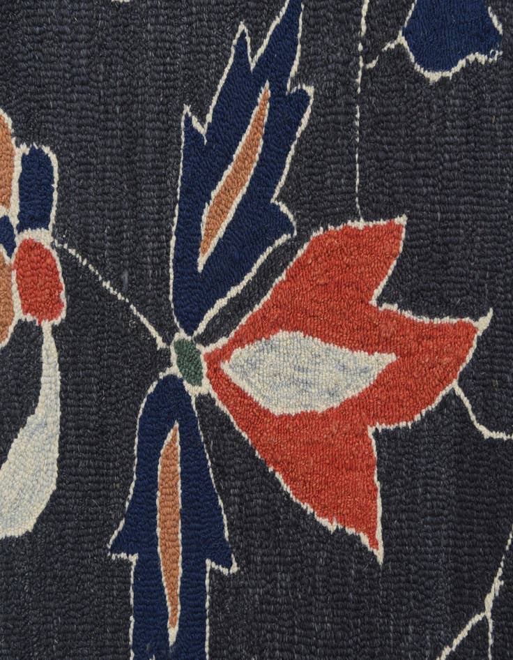 Detail image of  5' x 8' Agra Wool Rug
