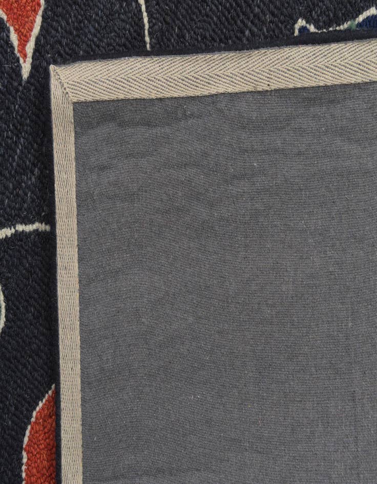 Detail image of  5' x 8' Agra Wool Rug