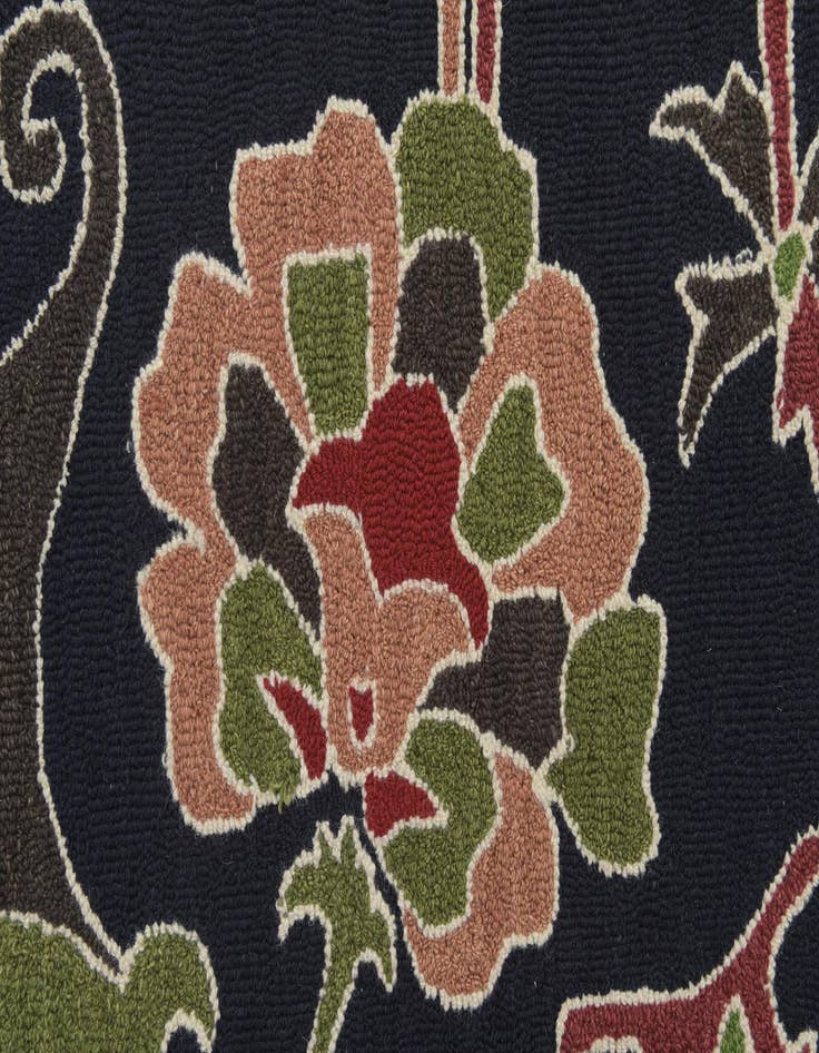 Detail image of  5' 1 x 8' Agra Wool Rug