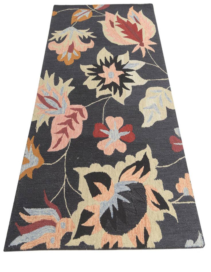 Detail image of  5' x 8' Agra Wool Rug