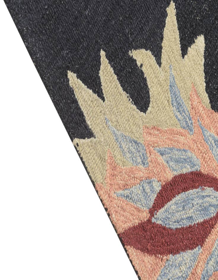 Detail image of  5' x 8' Agra Wool Rug
