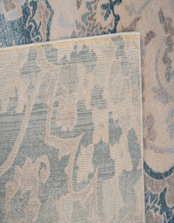 Detail image of  4' 10 x 8' Alexis Rug