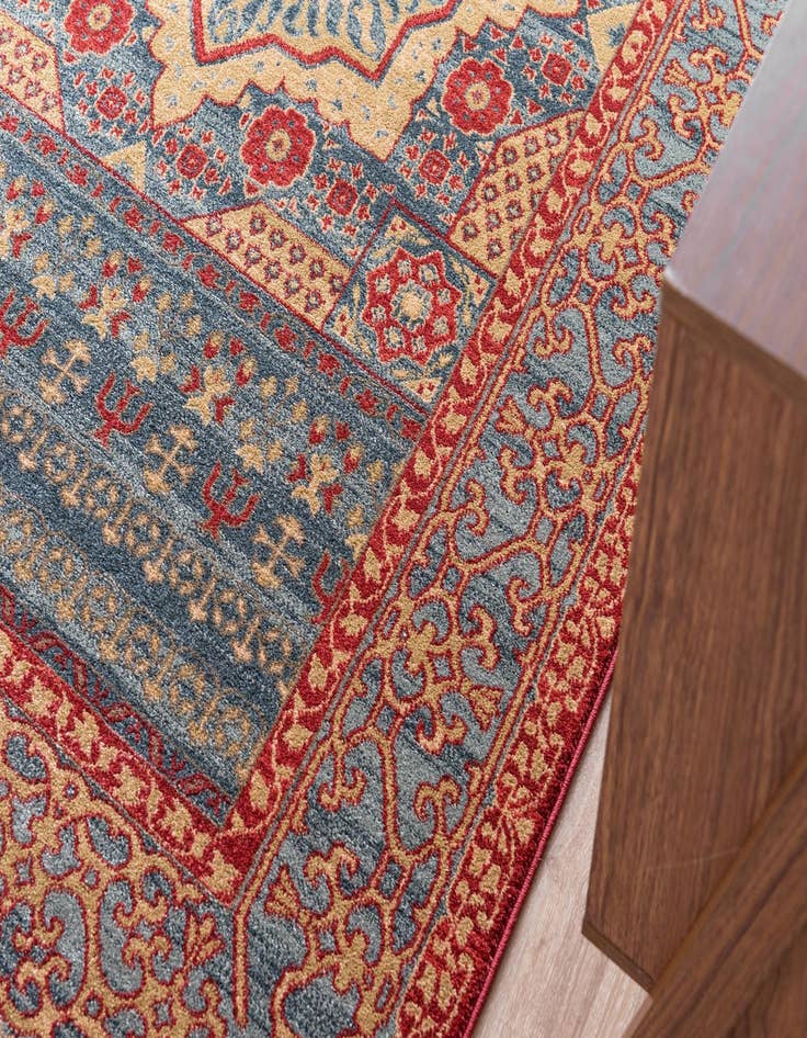 Detail image of  7' x 10' Amina Rug