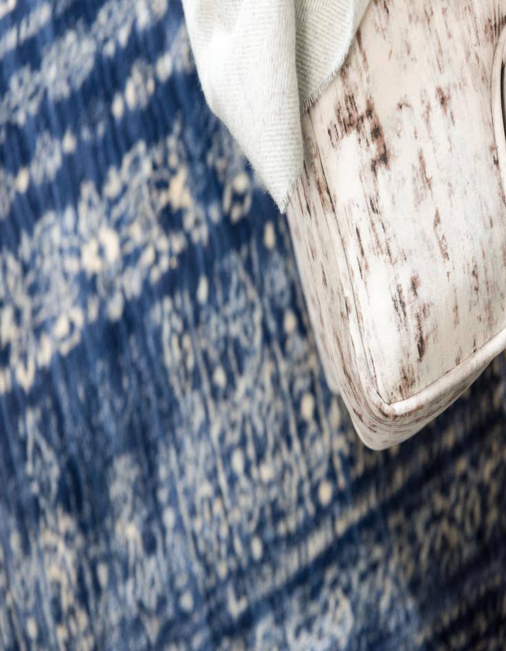 Detail image of  4' x 6' Apollo Rug