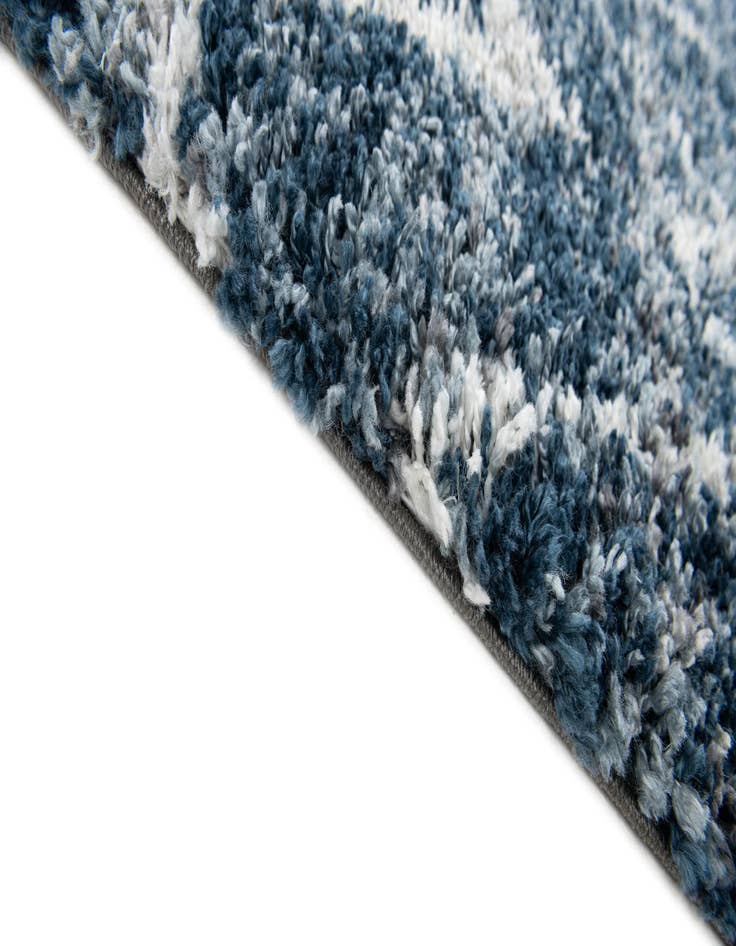 Detail image of  5' 4 x 7' 7 Athena Shag Rug