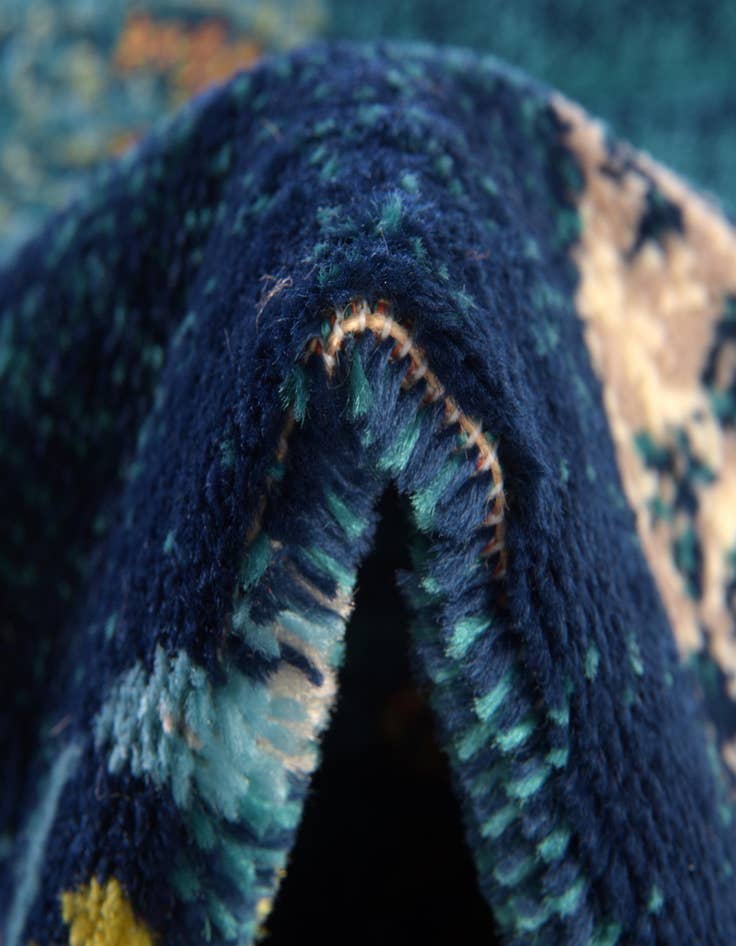 Detail image of  10' x 14' Azalea Rug