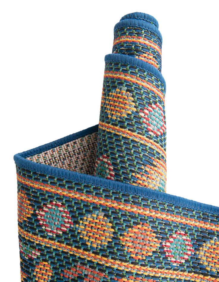 Detail image of  9' x 12'  Washable Baja Indoor / Outdoor Rug