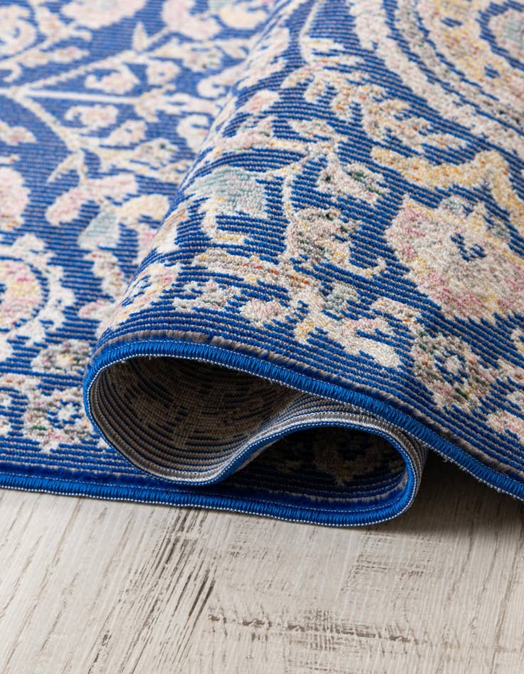 Detail image of 4' x 6' Blossom Rug