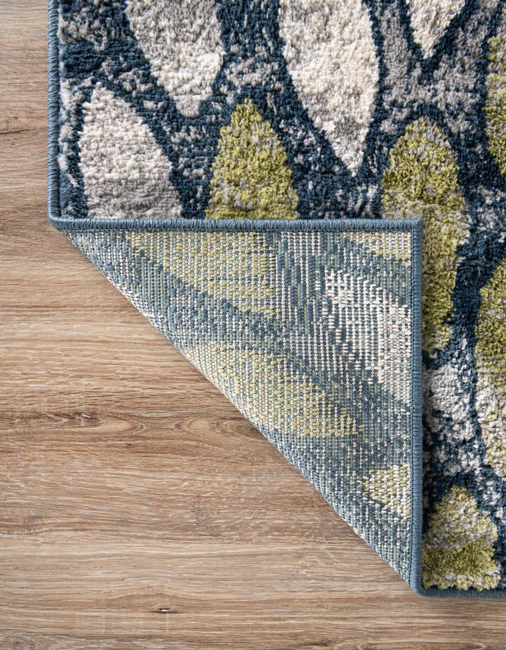 Detail image of  5' x 8' Charleston Rug