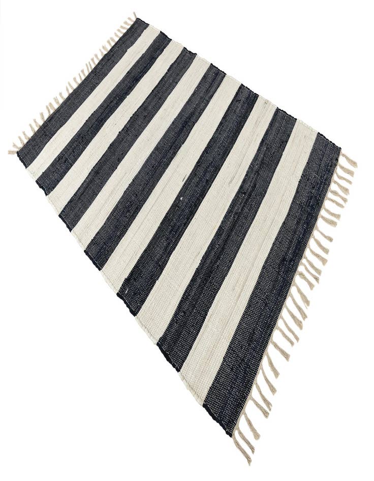 Detail image of  4' 1 x 6' 1  Hand Woven Chindi Rag Rug