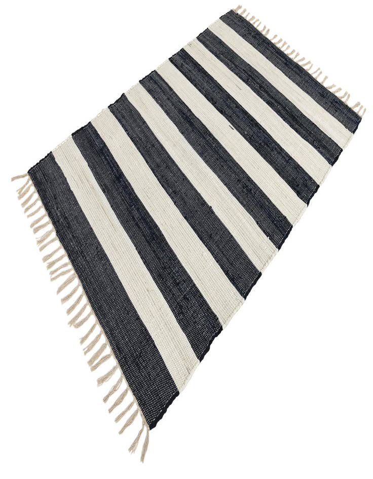 Detail image of  4' 1 x 6' 1  Hand Woven Chindi Rag Rug