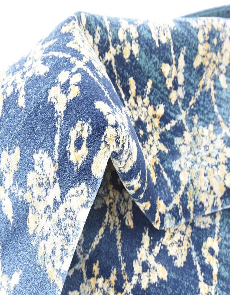 Detail image of  6' x 9' Dahlia Rug