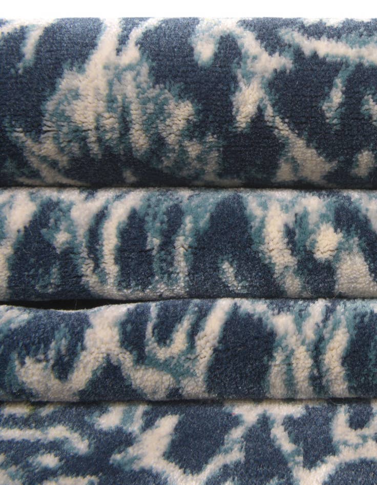 Detail image of  5' x 8' Dahlia Rug