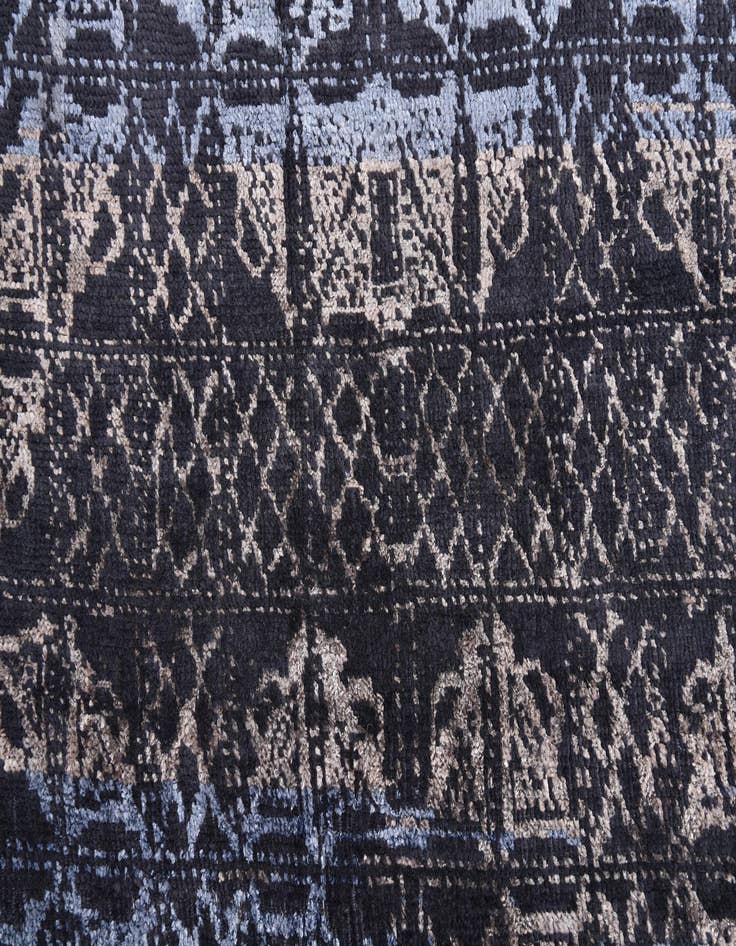 Detail image of  5' 1 x 8' 1  Hand Knotted Darya Rug