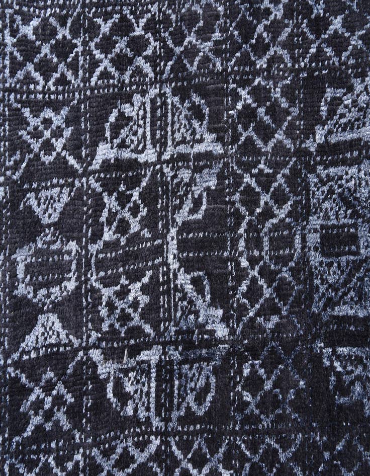 Detail image of  5' 1 x 8' 1  Hand Knotted Darya Rug