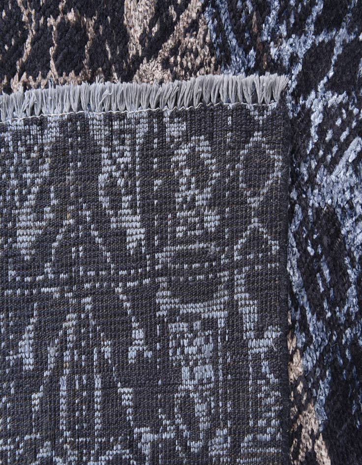 Detail image of  5' 1 x 8' 1  Hand Knotted Darya Rug