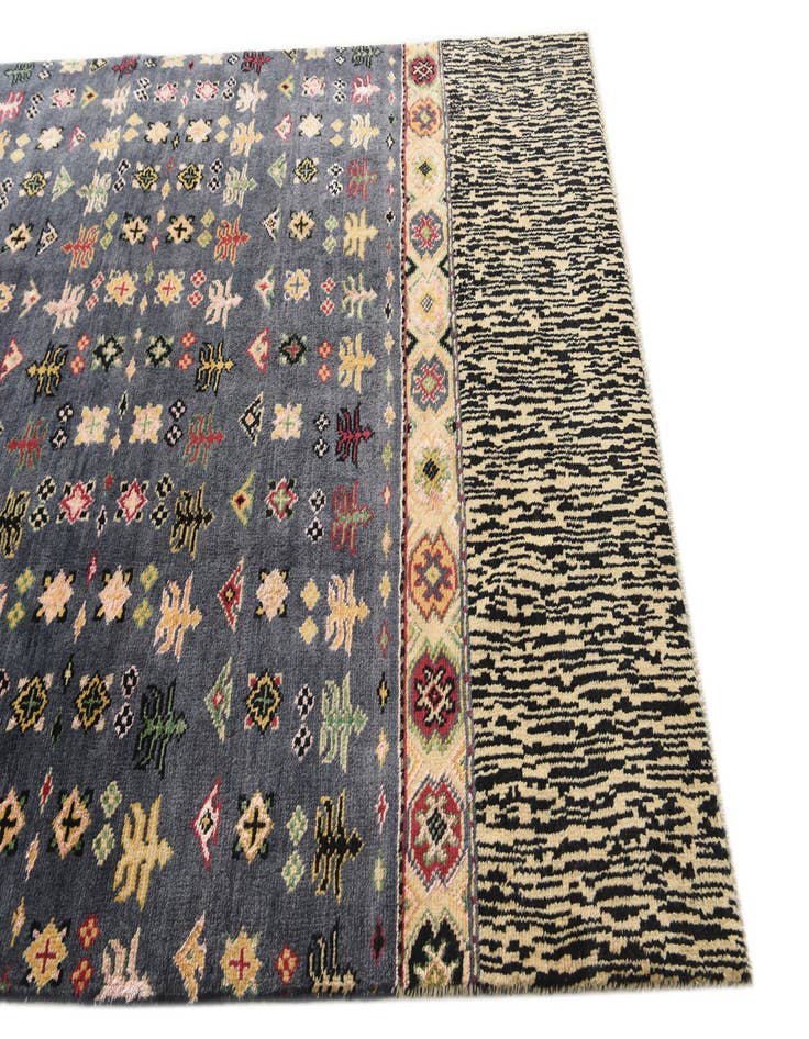 Detail image of  5' 4 x 8' 5  Hand Knotted Darya Rug