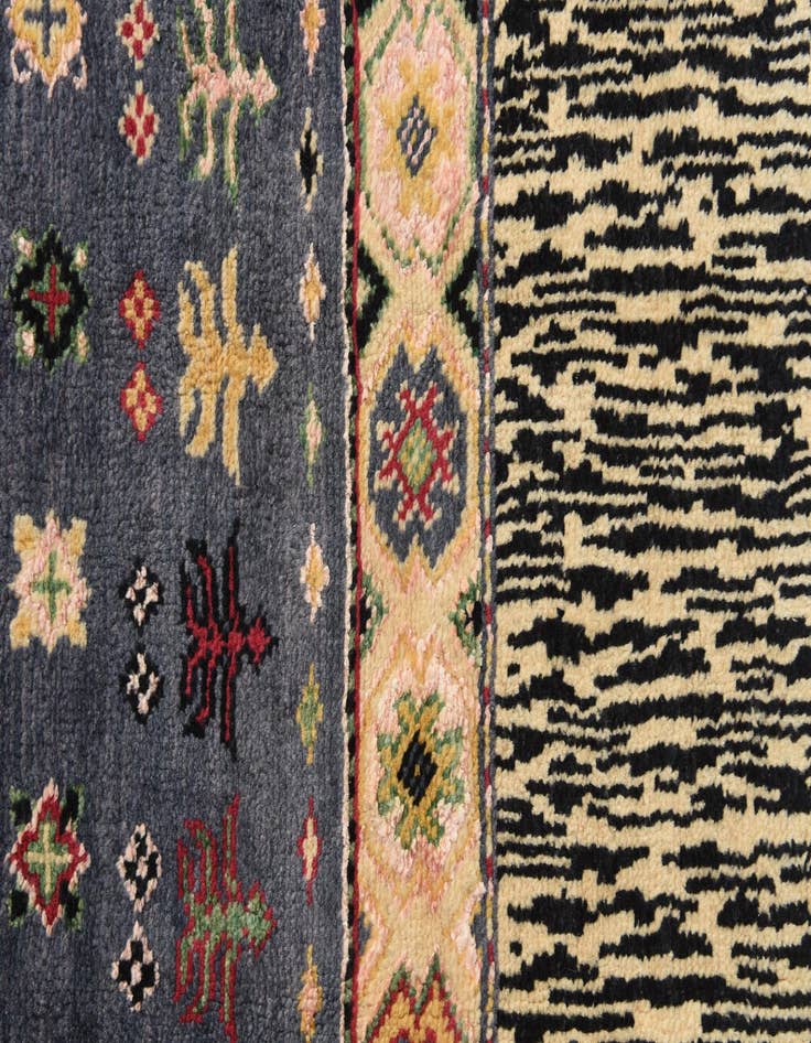 Detail image of  5' 4 x 8' 5  Hand Knotted Darya Rug