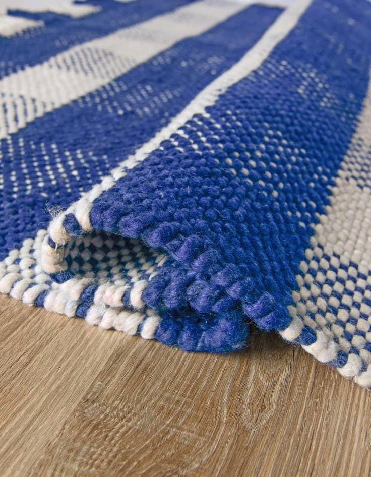 Detail image of 5' 3 x 8' Eco Plaid Washable Indoor / Outdoor Rug