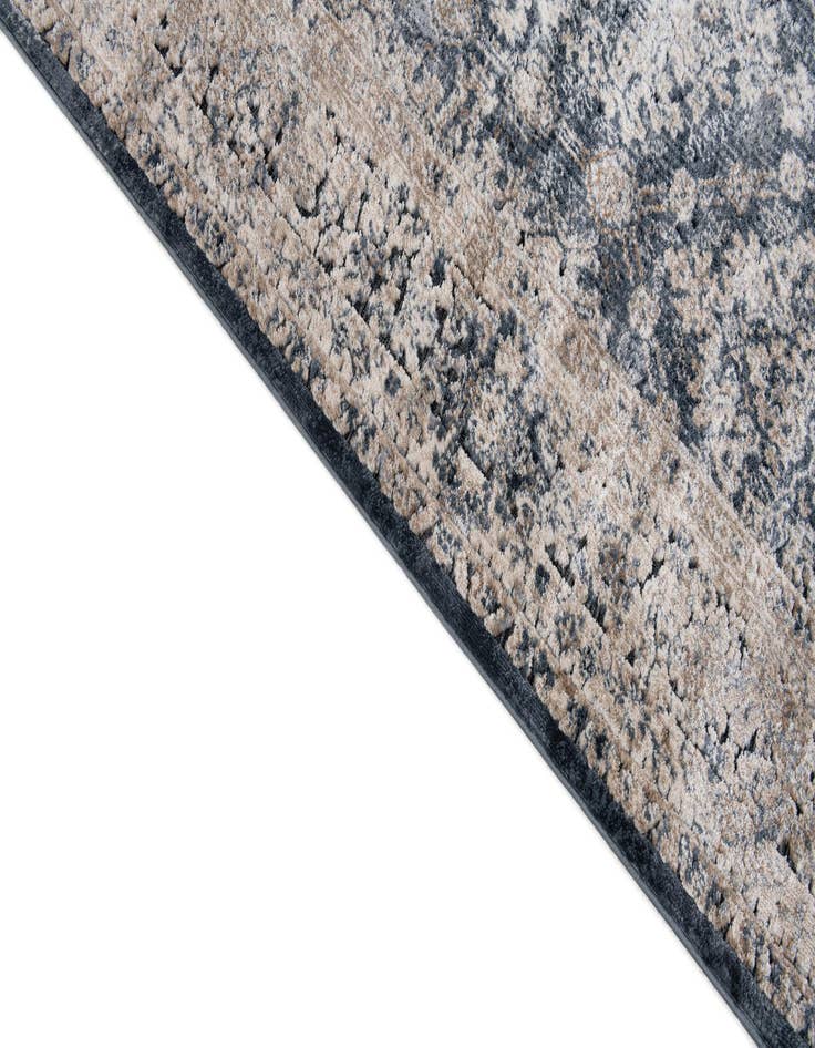 Detail image of  5' x 7' 7 Eliza Rug