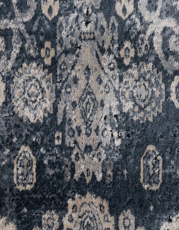 Detail image of  5' x 7' 7 Eliza Rug