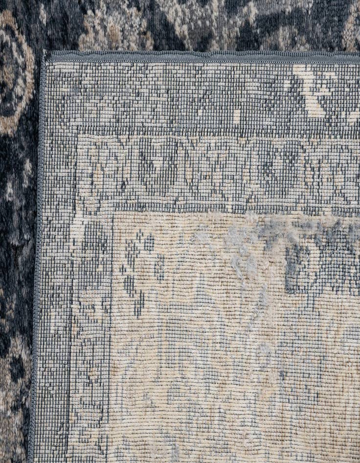 Detail image of  5' x 7' 7 Eliza Rug