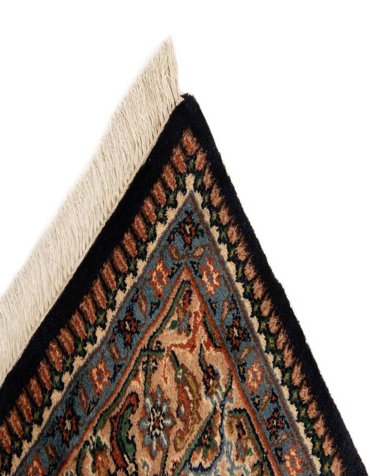 Detail image of  6' 1 x 8' 7  Hand Knotted Farahan Wool Rug