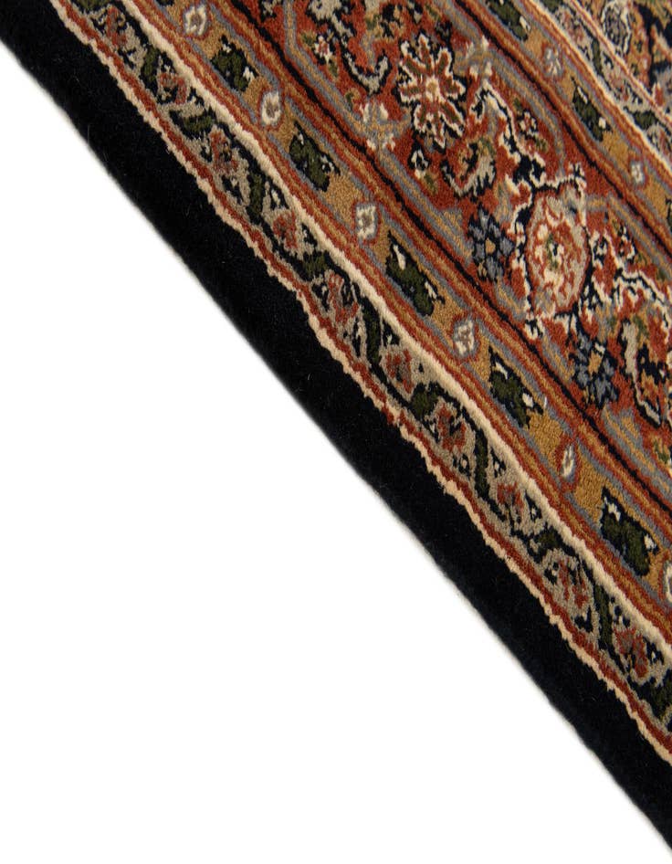 Detail image of  4' 7 x 6' 10  Hand Knotted Farahan Oriental Wool Rug