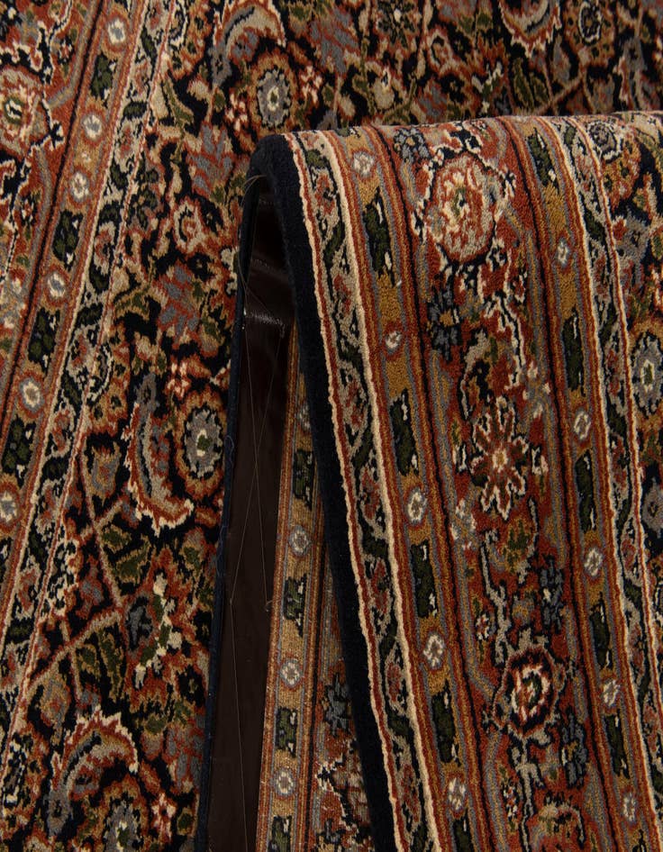 Detail image of  4' 7 x 6' 10  Hand Knotted Farahan Oriental Wool Rug