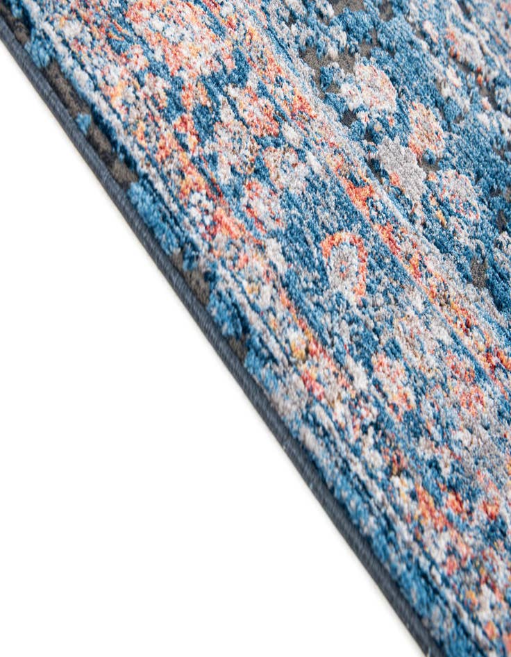 Detail image of  5' x 7' 8 Fleur Rug