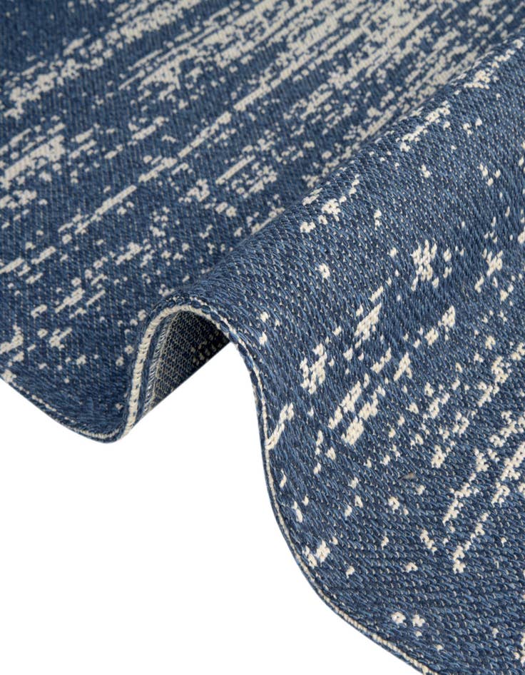 Detail image of  6' 4 x 9' Georgia Rug